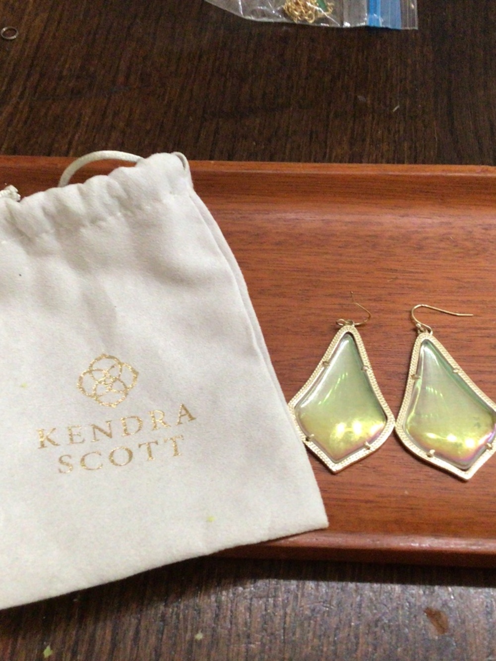 Kendra Scott Alex drop earrings with  iridescent stones. Bag included